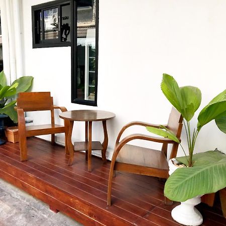 มานอน สลีป อีท ดริ้ง Bed & Breakfast เชียงใหม่ ภายนอก รูปภาพ