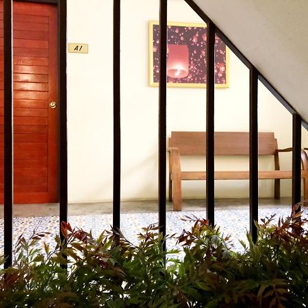 มานอน สลีป อีท ดริ้ง Bed & Breakfast เชียงใหม่ ภายนอก รูปภาพ