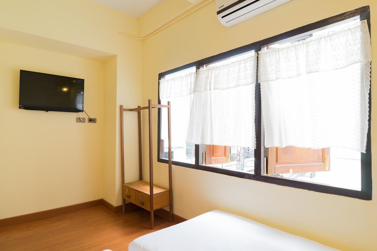 มานอน สลีป อีท ดริ้ง Bed & Breakfast เชียงใหม่ ภายนอก รูปภาพ