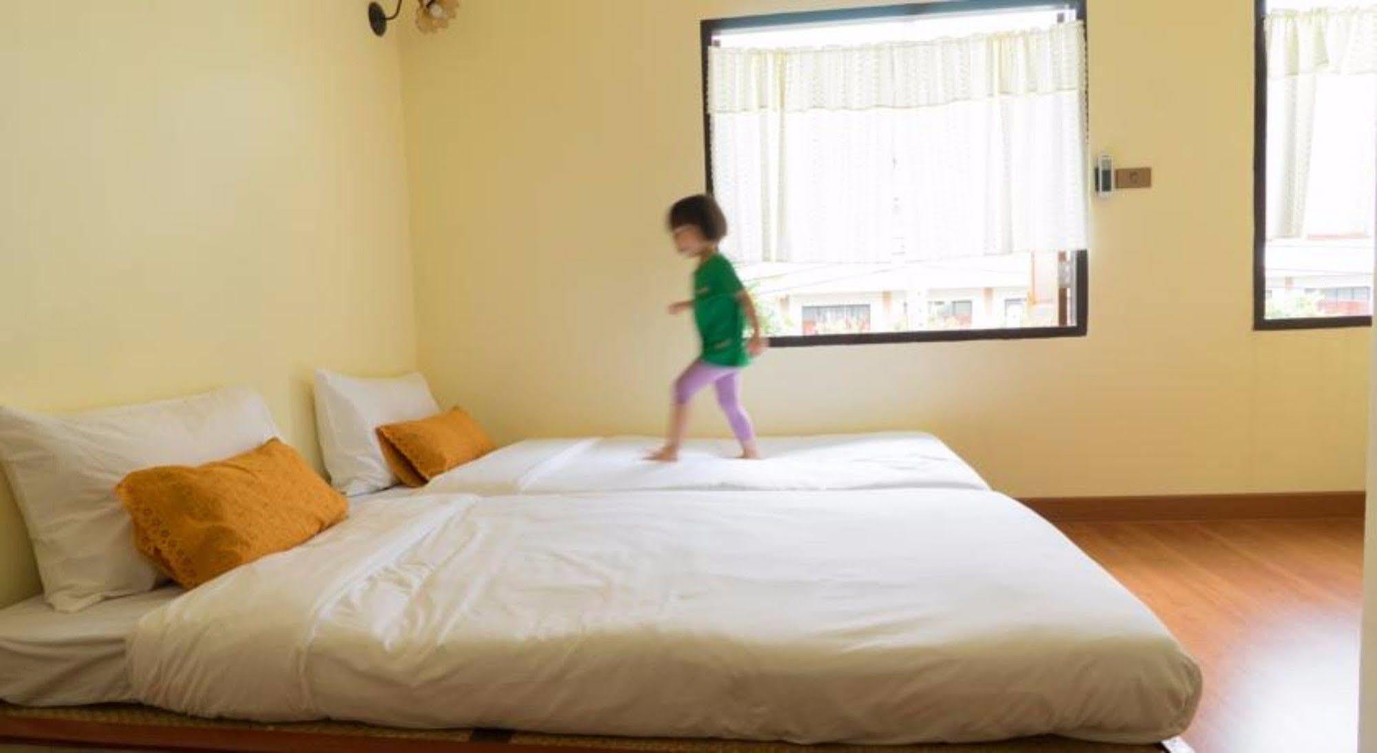 มานอน สลีป อีท ดริ้ง Bed & Breakfast เชียงใหม่ ภายนอก รูปภาพ