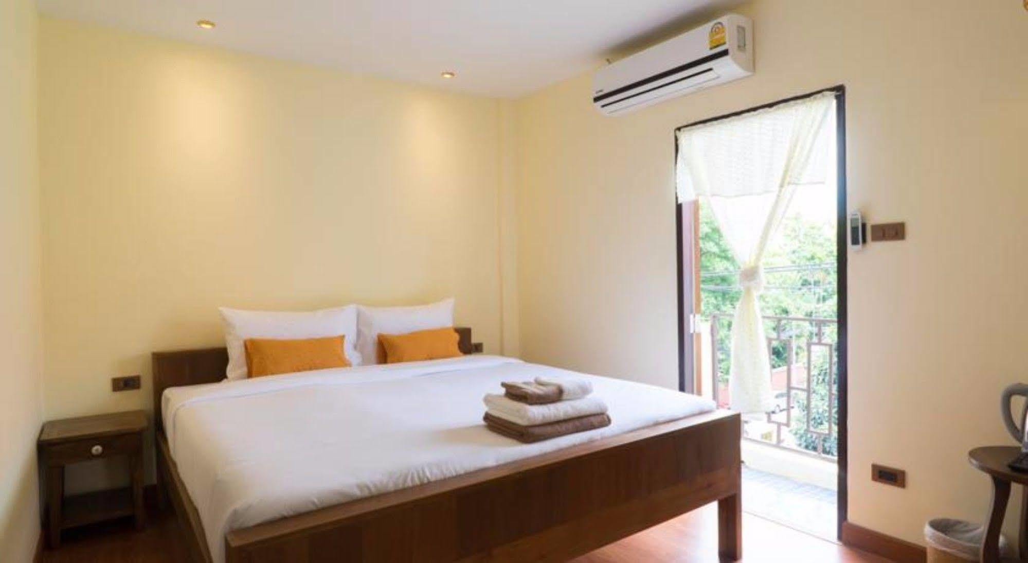 มานอน สลีป อีท ดริ้ง Bed & Breakfast เชียงใหม่ ภายนอก รูปภาพ
