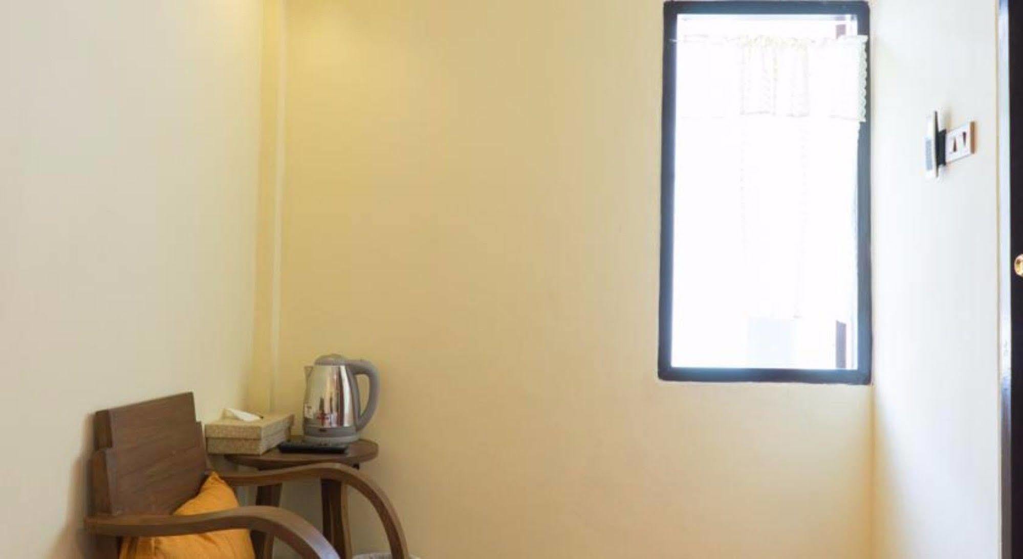 มานอน สลีป อีท ดริ้ง Bed & Breakfast เชียงใหม่ ภายนอก รูปภาพ