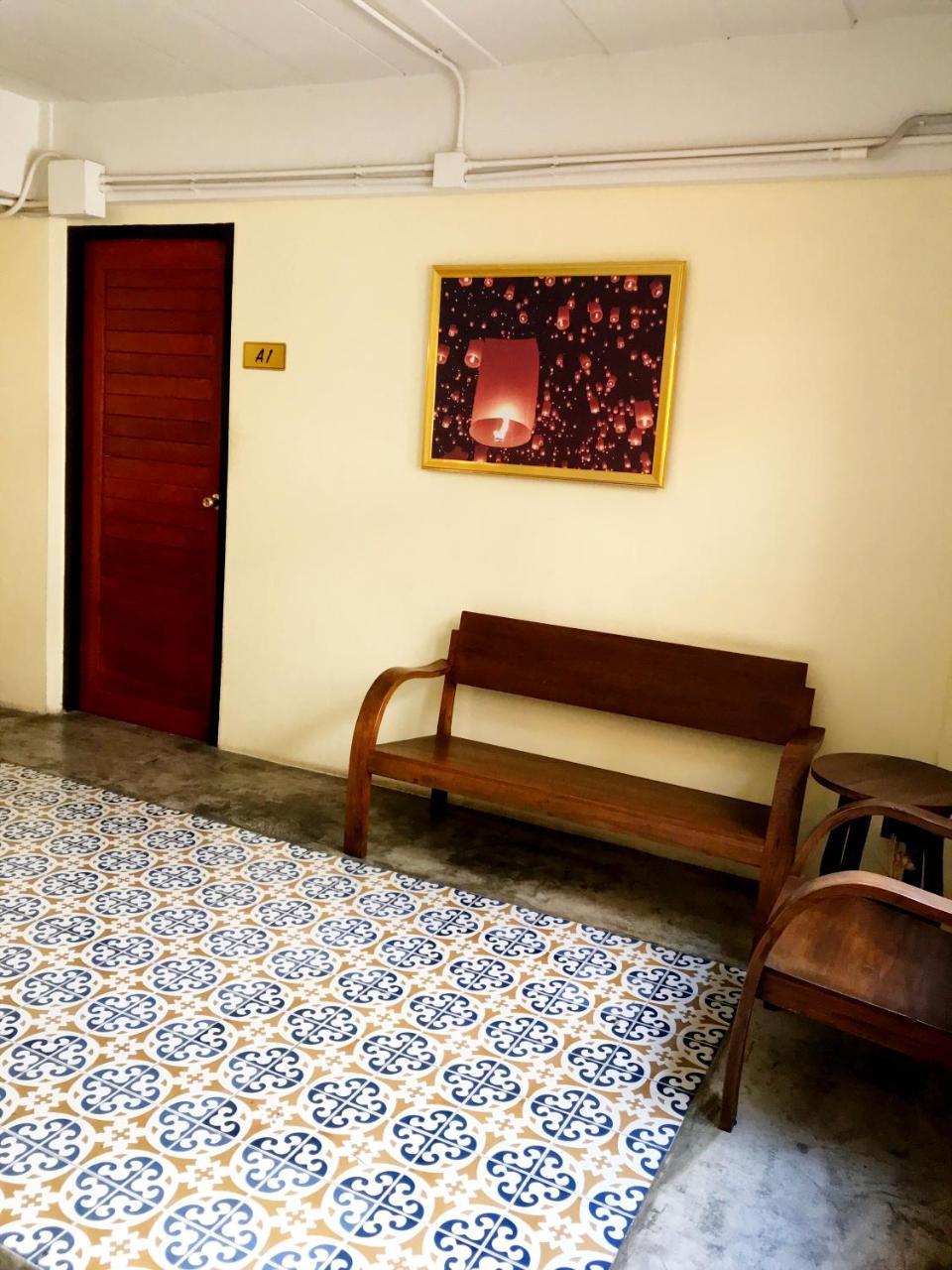 มานอน สลีป อีท ดริ้ง Bed & Breakfast เชียงใหม่ ภายนอก รูปภาพ