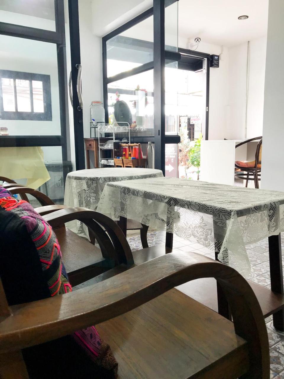 มานอน สลีป อีท ดริ้ง Bed & Breakfast เชียงใหม่ ภายนอก รูปภาพ